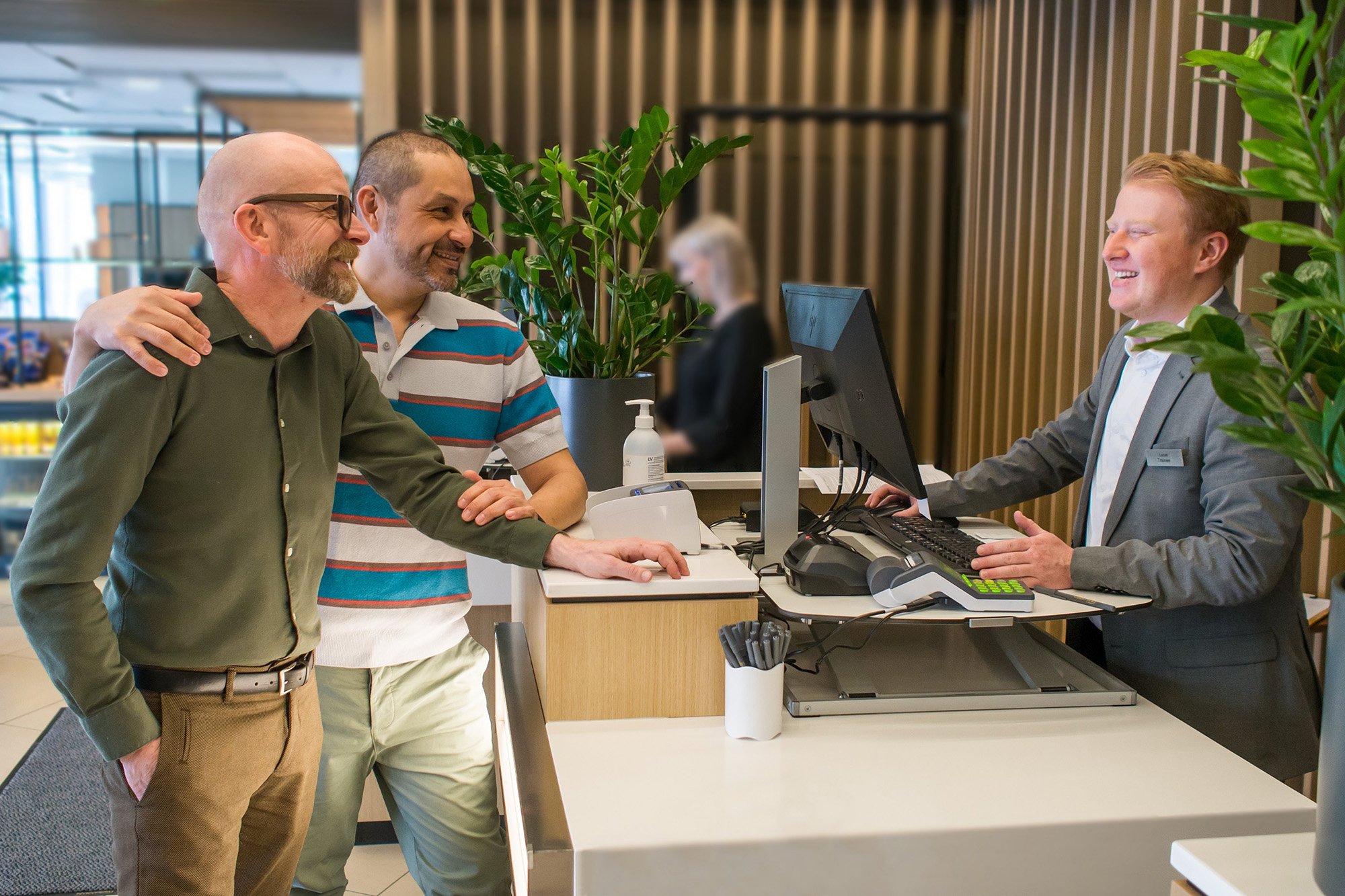 Kuva: Sofia Vierto / Visit Tampere: Lucas Karnebeek hotellin vastaanotossa